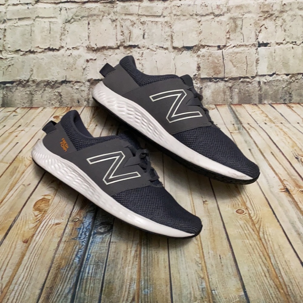 New Balance Sneakers size 10 width 4E Wide - Picture 5 of 13